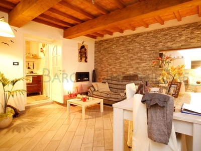 Villa a schiera in Via toniolo, Carrara, 5 locali, 2 bagni, 130 m²