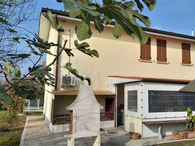 Villa in VIA FOSSA MONDA NORD, Modena, 5 locali, 3 bagni, garage