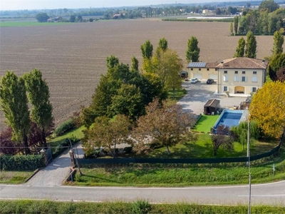 Villa in Via lame 2, Novi di Modena, 12 locali, 8 bagni, garage
