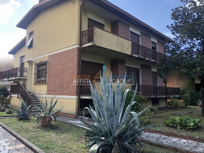 Villa in Viale XX Settembre 220, Carrara, 13 locali, 3 bagni, garage