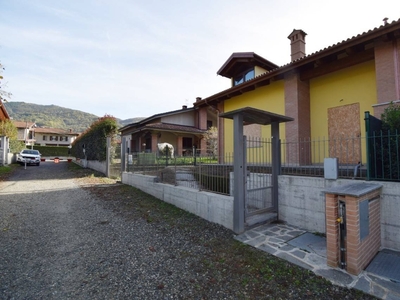 Villa singola in Via L. Bianciotto, Villar Perosa, 5 locali, 1 bagno