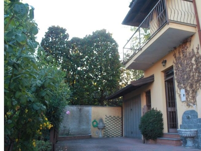 Porzione di casa in vendita a Vigevano, Via Montebello 9