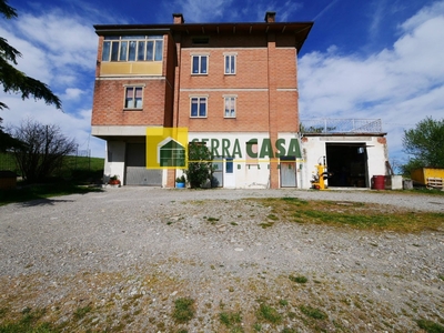 Villetta bifamiliare in Via Ospitaletto, Marano sul Panaro, 10 locali