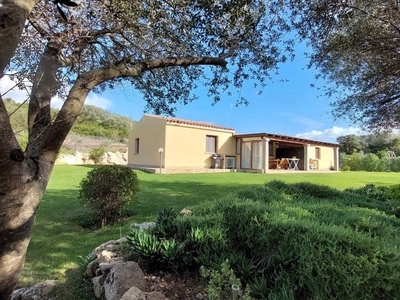 Villa in vendita a Telti sp38