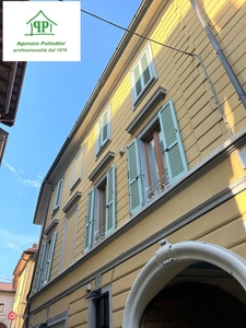Appartamento in Vendita in Via Albuzzi a Varese