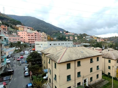 Appartamento in Vendita in Via Fratelli di Coronata a Genova