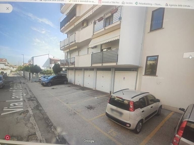 Appartamento in Vendita in Via Lago di Bracciano 15 a Pescara