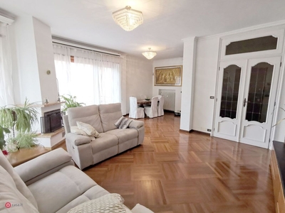 Appartamento in Vendita in Via Sparone 16 a Torino