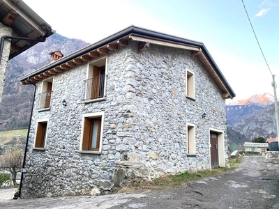 Casa indipendente in vendita a Angolo Terme