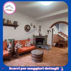Casa indipendente in Vendita in Località Quarata a Arezzo