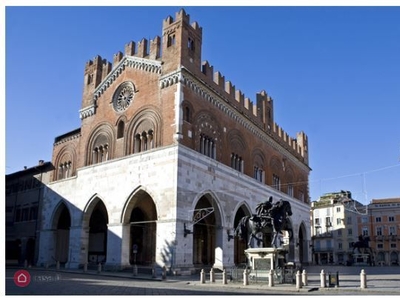 Garage/Posto auto in Vendita in Via Emilia Parmense a Piacenza