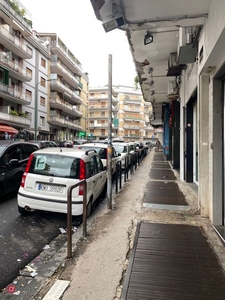 Negozio/Locale commerciale in Vendita in Via dell'Epomeo a Napoli