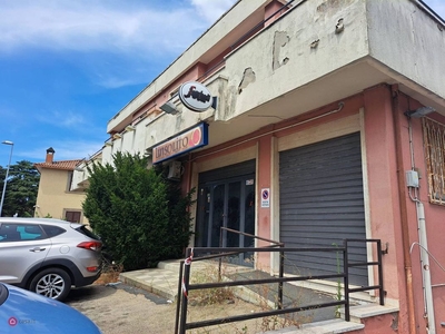 Negozio/Locale commerciale in Vendita in Via Umberto Richiello a Viterbo