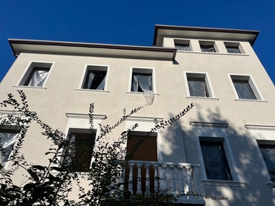 Palazzo in Via piave, Treviso, giardino privato, con box, 400 m²
