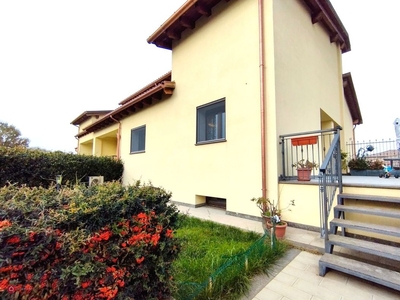 Villa in Vendita in Vitorchiano, Via V. bachelet - Vitorchiano - Pallo a Vitorchiano