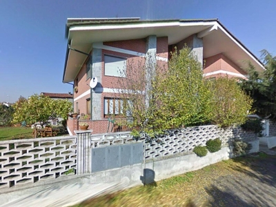 Villa in Via Gorizia, Volpiano, 9 locali, 4 bagni, giardino privato