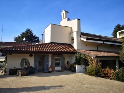 Villa singola in Via Luigi Lavazza, Torino, 8 locali, 5 bagni, 292 m²