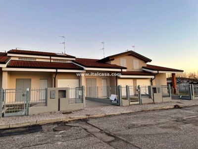 Villetta a schiera nuova a Roncoferraro - Villetta a schiera ristrutturata Roncoferraro