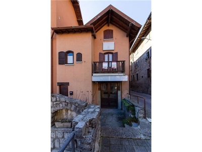 Casa Indipendente in Via Canevali, 14, Alta Valle Intelvi (CO)