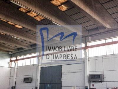 Capannone Industriale in vendita a Collecchio via Roma