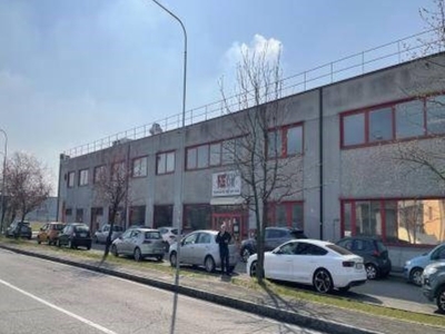 Capannone Industriale in vendita a Modena via Portogallo, 13
