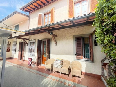 Casa indipendente in vendita a Forte dei Marmi