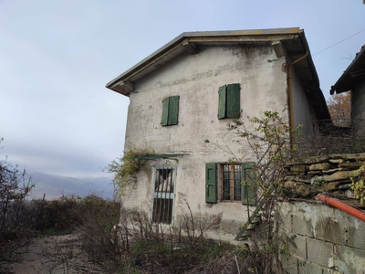 Rustico casale in vendita a Montese Modena San Giacomo Maggiore