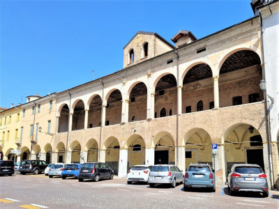 stabile intero in vendita a Padova