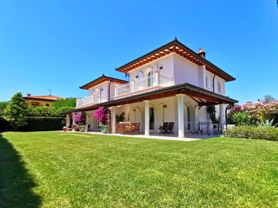 Villa arredata in affitto, Forte dei Marmi vittoria apuana