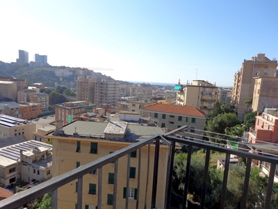 Appartamento a Sestri Ponente, Genova
