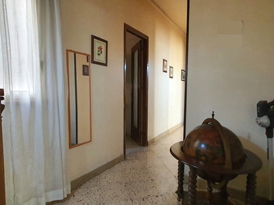 Appartamento in Vendita a Palermo, 157'000€, 133 m²