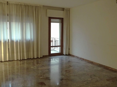 Appartamento in Vendita a Venezia, 298'000€, 130 m²