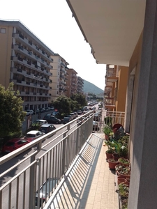 Quadrilocale in Via Dei Mille 52 in zona Italia , Paradiso di Pastena , Santa Margherita a Salerno