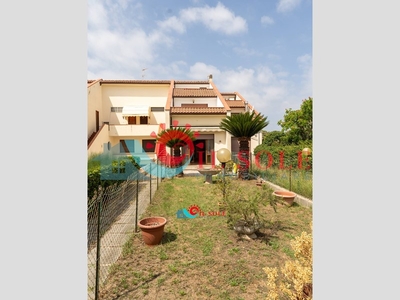 Casa Indipendente in Vendita a Pisa, zona Calambrone, 290'000€, 130 m²