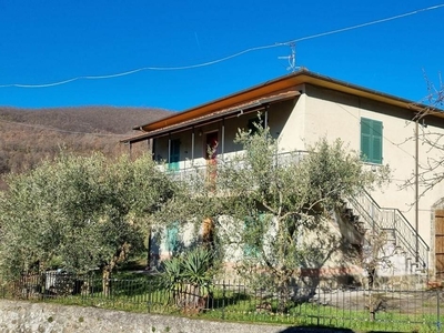 Casa singola a Casola in Lunigiana