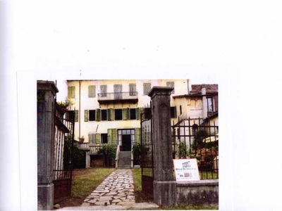 Edificio-Stabile-Palazzo in Vendita ad Borgo Valbelluna