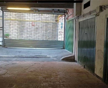 Garage / Posto Auto - Coperto a Genova