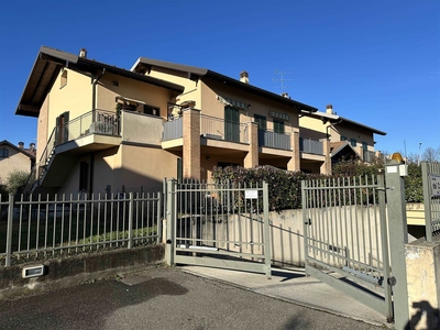 Garage / Posto auto in Strada Dei Cavrioli a Paderno D'Adda