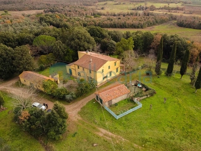 Rustico casale in Via Massetana in zona Ghirlanda a Massa Marittima