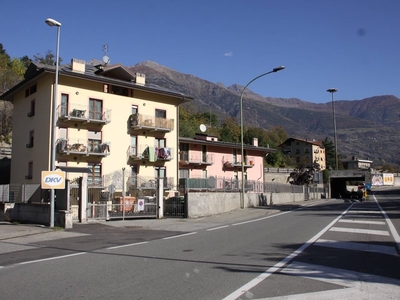 Trilocale in Vendita a Aosta, zona Semicentro, 155'000€, 65 m²