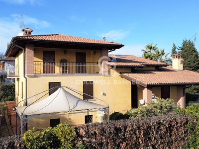 Casa in vendita in Moniga del Garda, Italia
