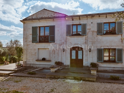 Villa a Sassari in Via Monsignor Budroni, Monserrato