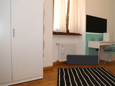 Affittasi stanza in appartamento con 6 camere a Trento