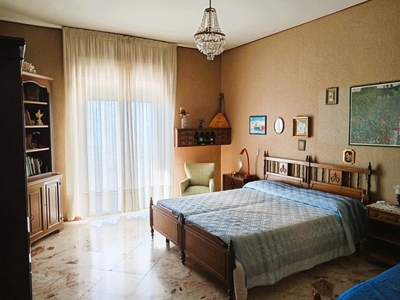 Appartamento in Affitto a Agrigento, 500€, 199 m², arredato