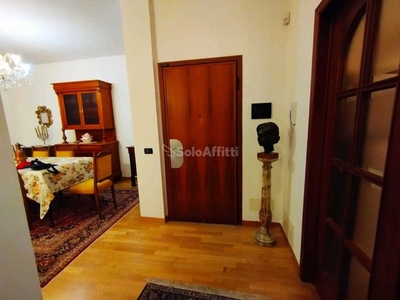 Appartamento in Affitto a Modena, 1'750€, 114 m²