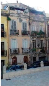 Appartamento in Vendita in Via Sant'Efisio 31 a Cagliari