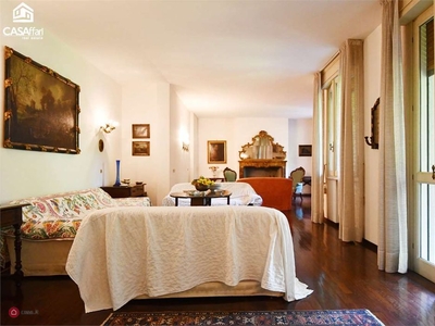 Appartamento in Vendita in Viale Lodovico Antonio Muratori a Modena