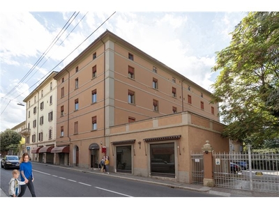 Appartamento in Via Castiglione , 91, Bologna (BO)