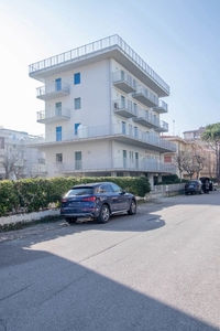 Appartamento in Viale Giovanni Segantini , 48, Cesenatico (FC)
