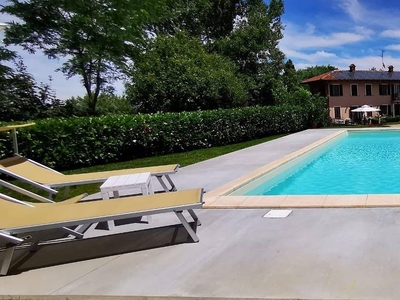 Arazzo Garden Villa: Piscina, parcheggio e WiFi